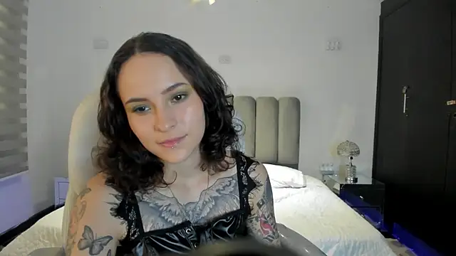 AnnyThompson  online show from February 2026 10:29:01 PM