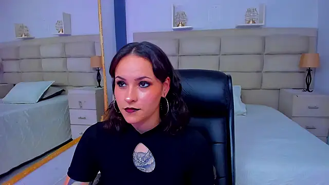 AnnyThompson  online show from November 2025 08:57:02 PM