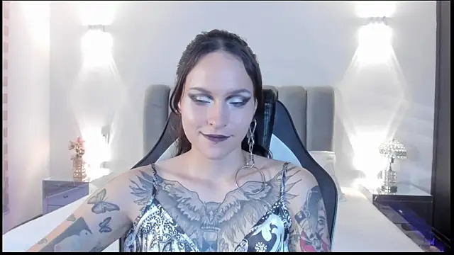 AnnyThompson  online show from February 2026 10:16:02 PM