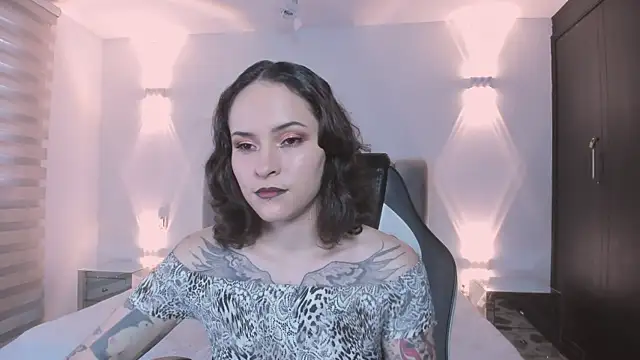 AnnyThompson  online show from January 2026 09:21:02 PM