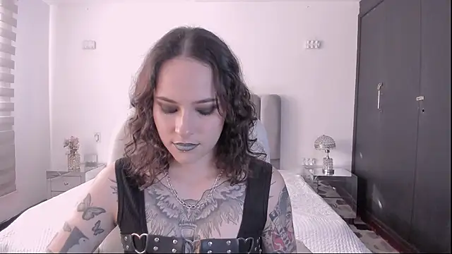 AnnyThompson  online show from February 2026 09:37:02 PM