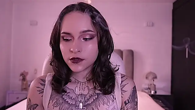 AnnyThompson  online show from February 2026 09:28:01 PM