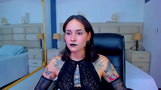 AnnyThompson  online show from October 2025 09:24:01 PM