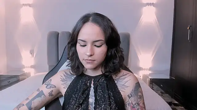 AnnyThompson  online show from January 2026 08:37:01 PM