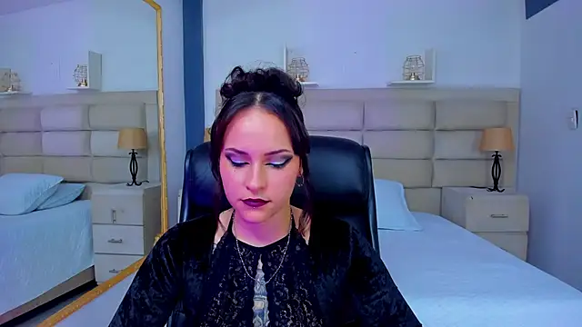 AnnyThompson  online show from November 2025 09:08:01 PM