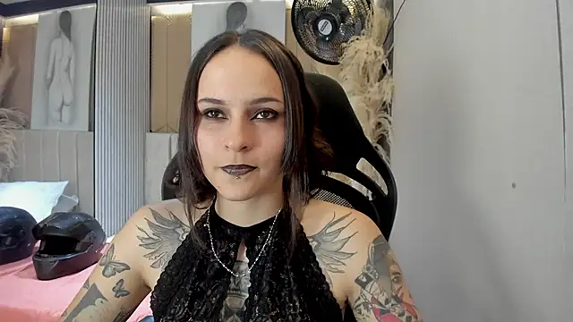 AnnyThompson  online show from April 2026 10:16:02 PM