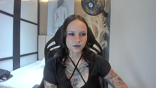 AnnyThompson  online show from March 2026 10:31:02 PM