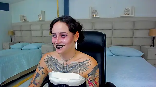 AnnyThompson  online show from October 2025 10:16:01 PM