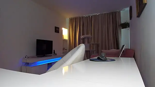 xqueenyasmine online show from March 2026 08:58:01 AM