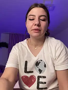 xqueenyasmine online show from December 2024 11:51:01 PM