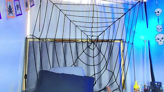 Snapshot of Zoe_Curvy chatting on October 2025 12:17:02 PM Zoe Curvy online show from October 2025 12:17:02 PM