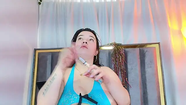 Zoe Curvy online show from February 2026 12:43:02 PM