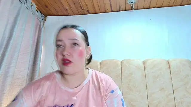 Snapshot of Zoe_Curvy chatting on November 2025 12:38:02 PM Zoe Curvy online show from November 2025 12:38:02 PM