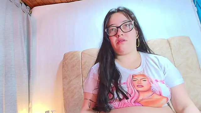 Zoe Curvy online show from January 2026 12:33:01 PM