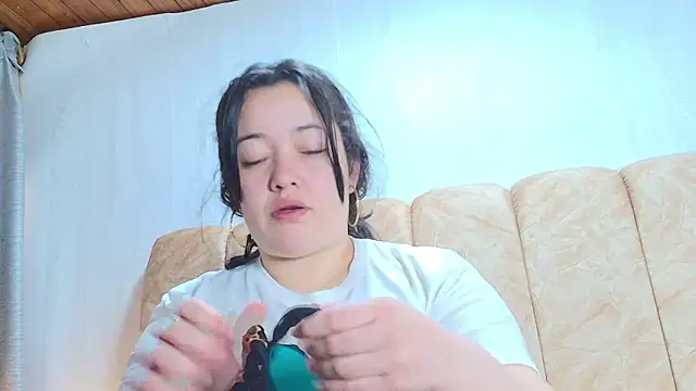 Zoe Curvy online show from January 2026 12:23:02 PM