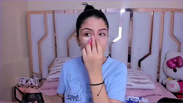 TifanyChill online show from November 2025 07:39:01 PM