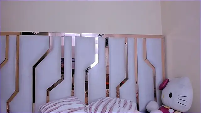 TifanyChill online show from November 2025 06:01:02 PM