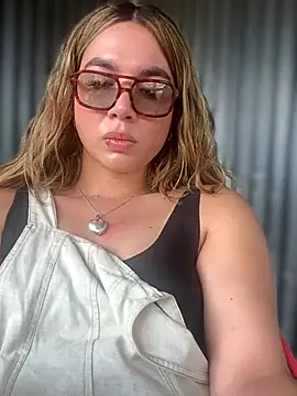 Jules Anderson online show from April 2026 04:35:01 PM