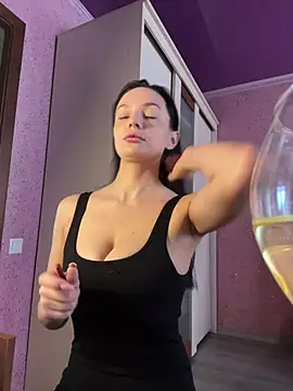 Kristis43 online show from June 2026 12:28:01 PM