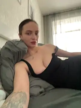 Kristis43 online show from February 2026 07:43:01 AM