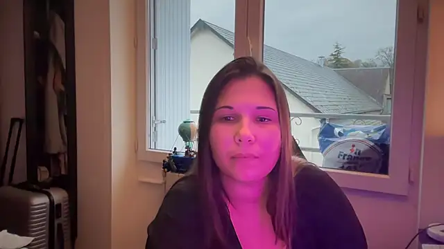 Snapshot of minette-sexy chatting on November 2025 03:56:01 PM minette-sexy online show from November 2025 03:56:01 PM