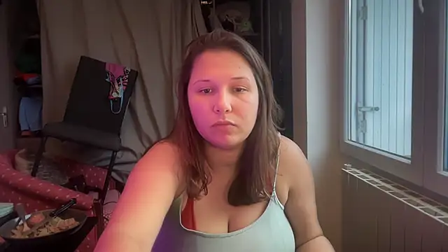 Snapshot of minette-sexy chatting on November 2025 03:38:01 PM minette-sexy online show from November 2025 03:38:01 PM