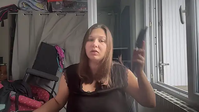 Snapshot of minette-sexy chatting on November 2025 12:53:01 PM minette-sexy online show from November 2025 12:53:01 PM