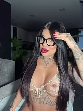 Snapshot of milaivanova chatting on June 2026 10:48:01 AM milaivanova online show from June 2026 10:48:01 AM