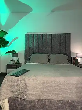 milaivanova online show from December 2025 09:53:01 PM