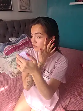 lauvelez   online show from February 2026 02:34:01 PM