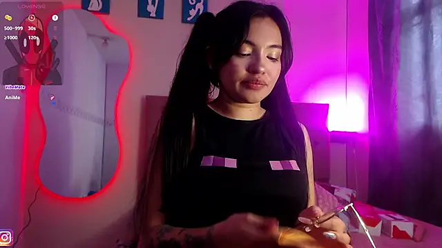 Snapshot of lauvelez__ chatting on June 2026 03:02:01 PM lauvelez online show from June 2026 03:02:01 PM