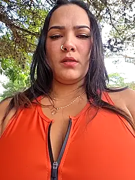 camiysebas21 online show from April 2026 04:58:02 PM