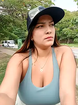 camiysebas21 online show from September 2025 05:27:01 PM