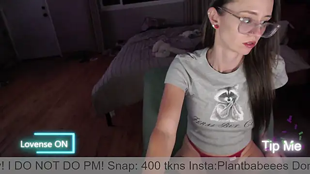 Snapshot of Plantbabeee chatting on June 2026 03:48:02 AM Plantbabeee online show from June 2026 03:48:02 AM