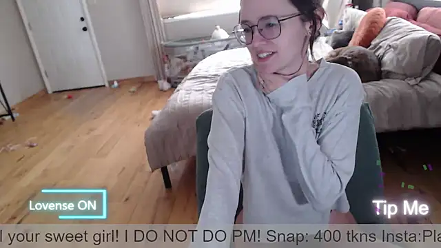 Plantbabeee online show from April 2026 05:52:01 PM