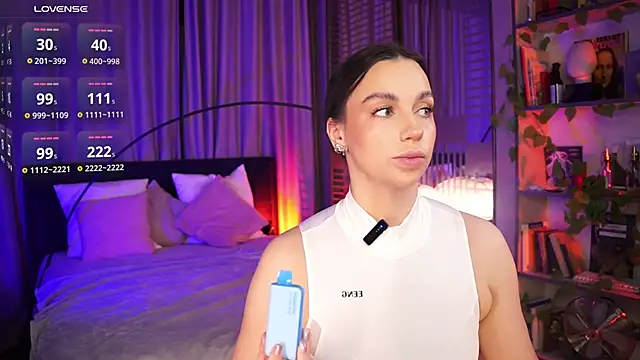 LunaNight online show from November 2025 09:04:01 PM