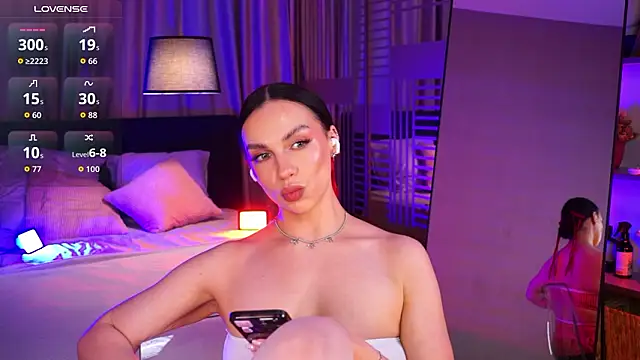 LunaNight online show from March 2026 08:45:01 PM