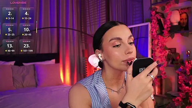 LunaNight online show from October 2025 08:31:01 PM