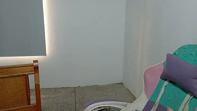 Snapshot of WandaDoll chatting on April 2026 12:19:02 PM WandaDoll online show from April 2026 12:19:02 PM