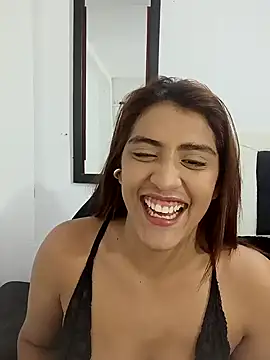 Snapshot of Julieta8 chatting on December 2024 05:58:02 AM Julieta8 online show from December 2024 05:58:02 AM