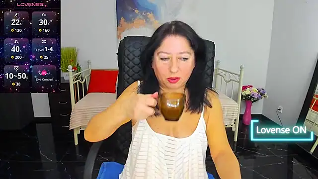 Julia Dean online show from February 2026 01:30:01 PM