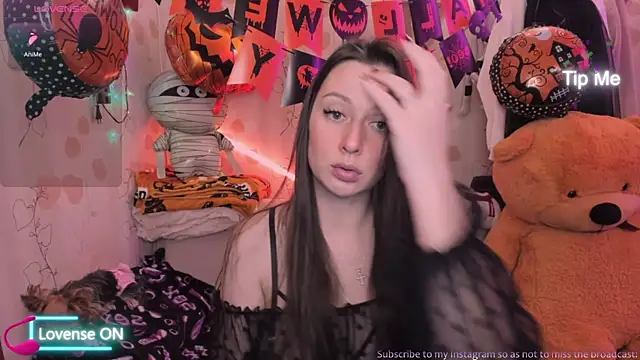 Lilly Black88888 online show from October 2025 06:32:02 PM