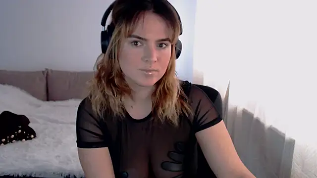 ChloeJewel1 online show from April 2026 08:32:01 AM