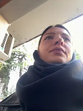 Snapshot of BabeRainbow chatting on February 2025 09:05:02 AM BabeRainbow online show from February 2025 09:05:02 AM