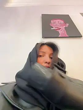 Snapshot of BabeRainbow chatting on February 2025 09:10:01 AM BabeRainbow online show from February 2025 09:10:01 AM