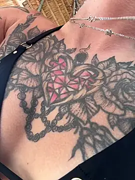 Snapshot of BabeRainbow chatting on January 2025 09:06:02 AM BabeRainbow online show from January 2025 09:06:02 AM