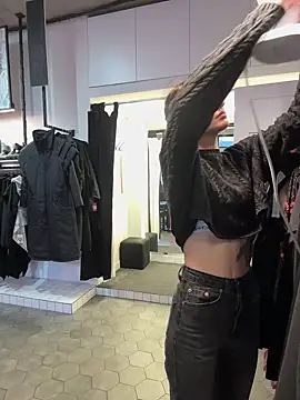 Snapshot of BabeRainbow chatting on February 2025 01:32:01 PM BabeRainbow online show from February 2025 01:32:01 PM