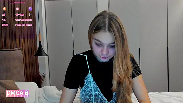 Molly sweetie online show from November 2025 07:11:02 AM