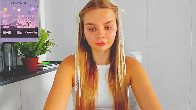 Molly sweetie online show from July 2026 06:32:01 PM
