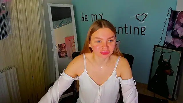 Snapshot of Molly_sweetie chatting on February 2025 07:04:02 AM Molly sweetie online show from February 2025 07:04:02 AM